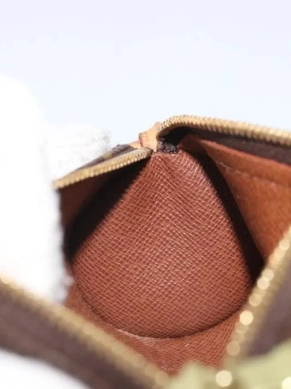 LOUIS VUITTON Monogram Papillon Pouch LV Auth - Picture 14 of 16